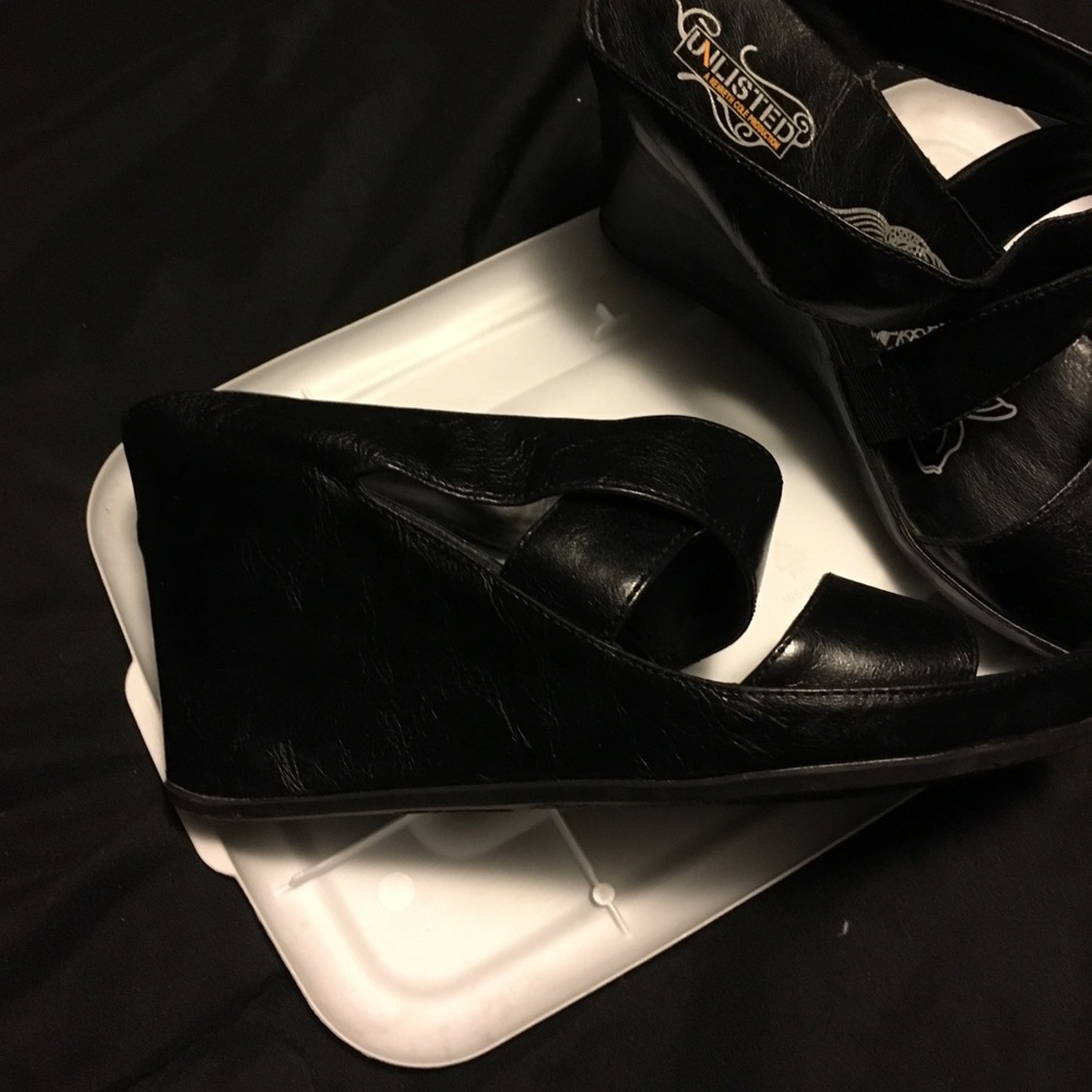 Shoes - Picture 2 of 3